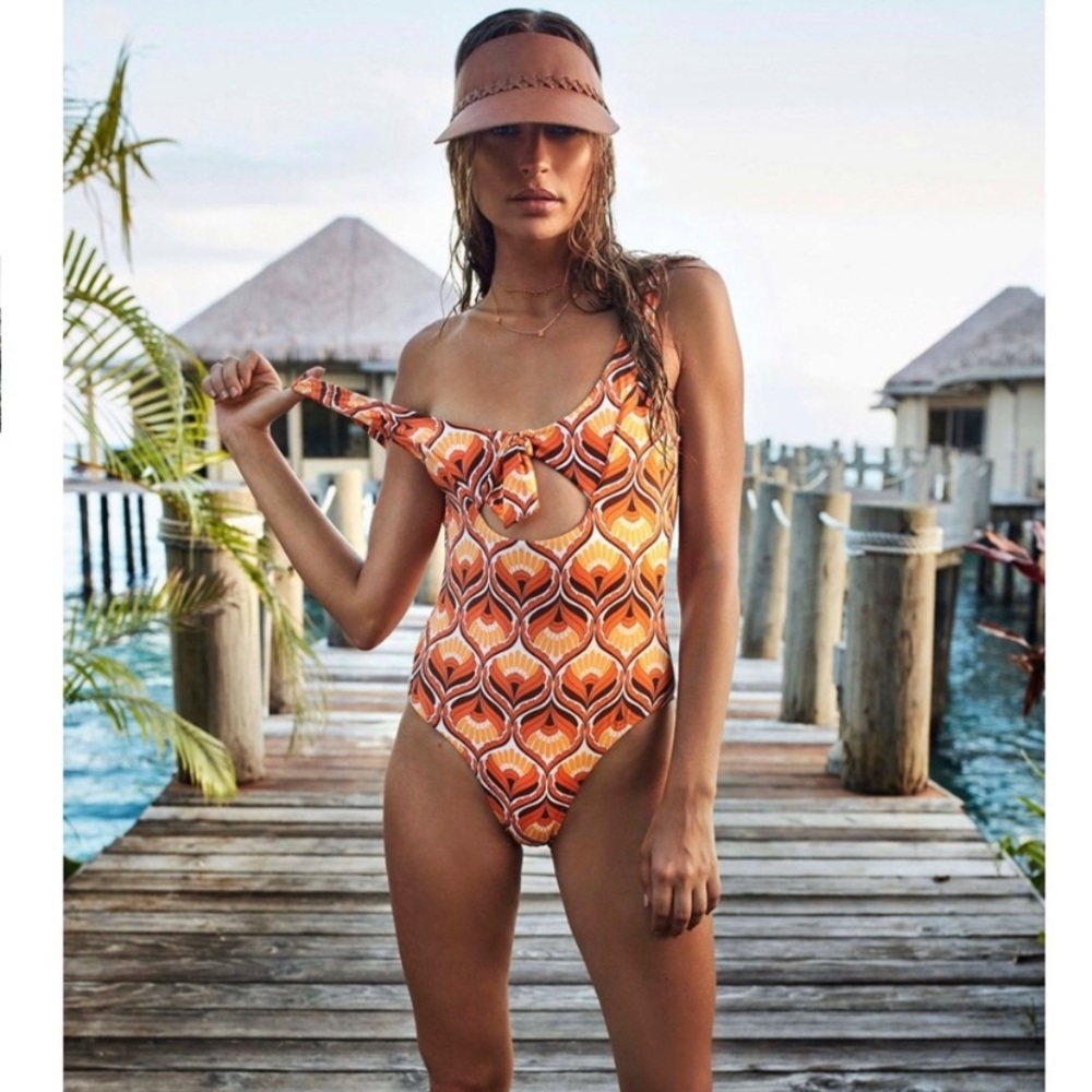 Rhythm Fleetwood One Piece Swimsuit 💛🧡